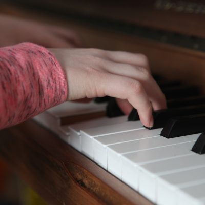 Pianoles Nijmegen. Privé pianolessen voor volwassenen en kinderen vanaf 7 jaar.